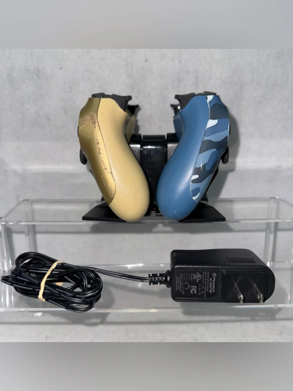 EUC PowerA Dual Charging Station with 2 PlayStation PS4 Controllers Blue Camo